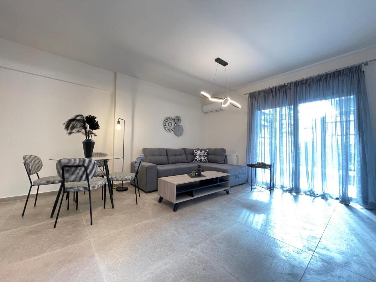 Modern Apartments Near Marina Flisvos Atenas Exterior foto
