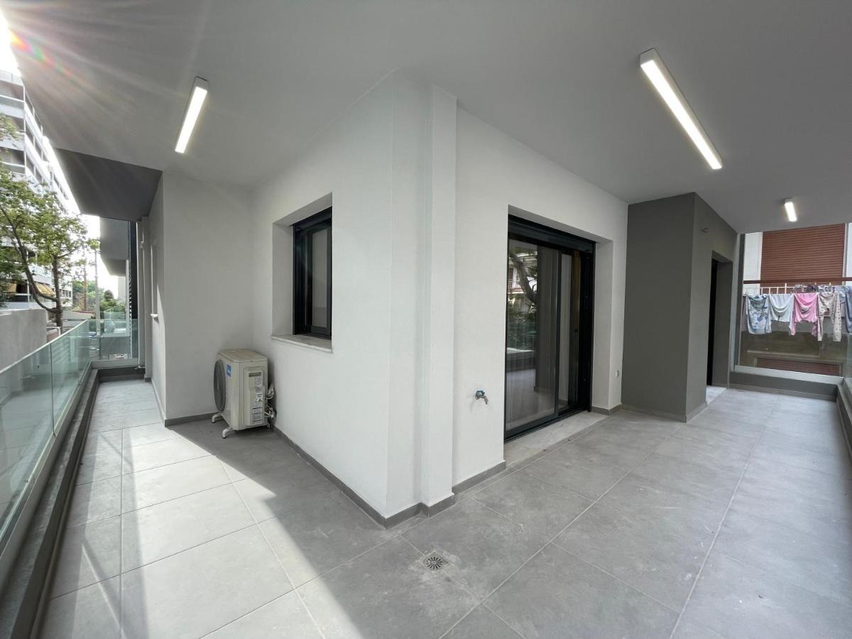 Modern Apartments Near Marina Flisvos Atenas Exterior foto