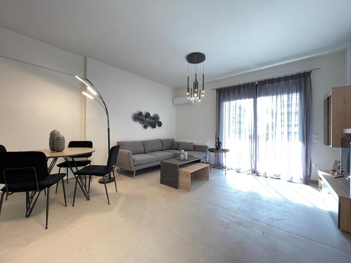 Modern Apartments Near Marina Flisvos Atenas Exterior foto