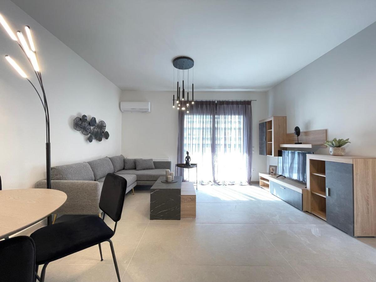 Modern Apartments Near Marina Flisvos Atenas Exterior foto