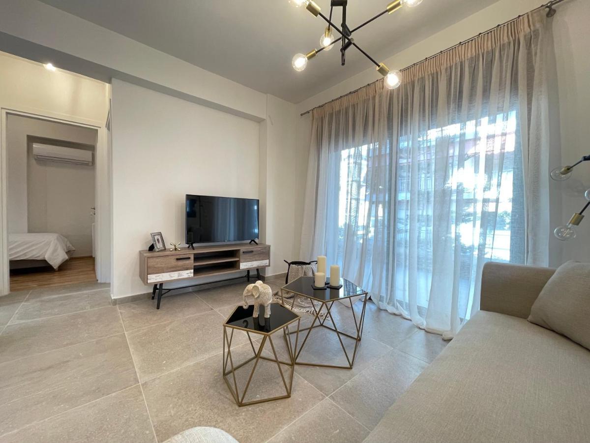 Modern Apartments Near Marina Flisvos Atenas Exterior foto