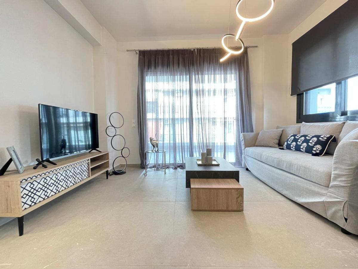 Modern Apartments Near Marina Flisvos Atenas Exterior foto